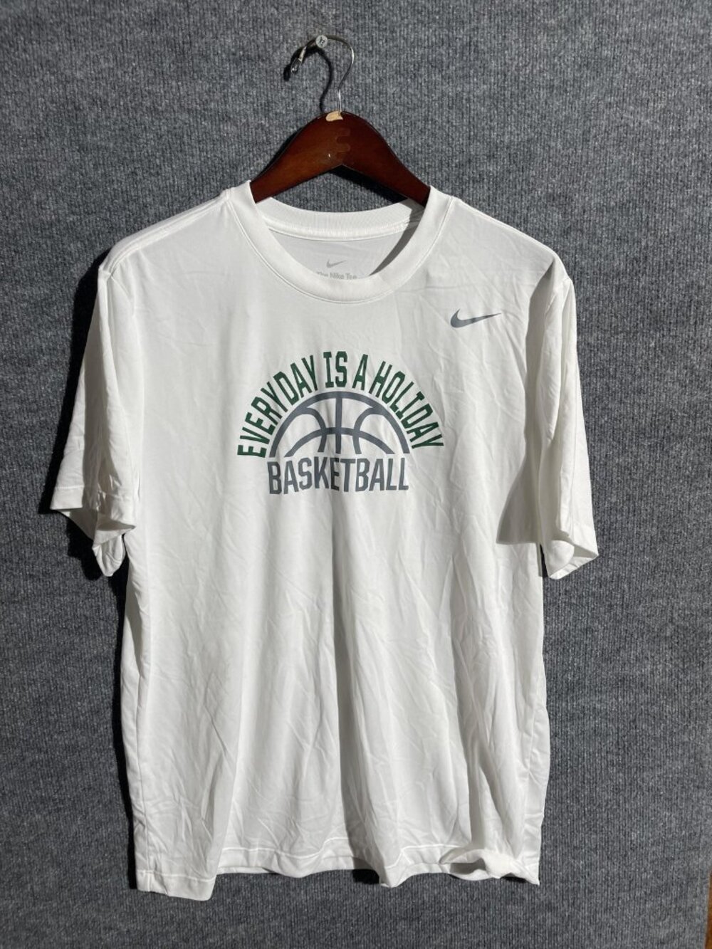 Nike Shirt Mens XL White Dri-Fit Everyday Is A Holiday Basketball Graphic Tee